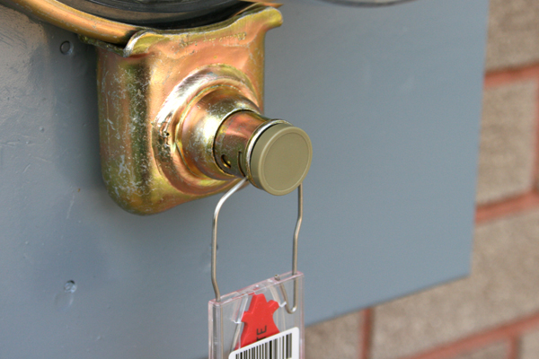 Plastic Sealing Caps provide a physical barrier to the barrel lock head. Sealing Caps are installed into locking devices equipped with sealing ferrules. They are secured using a meter seal.