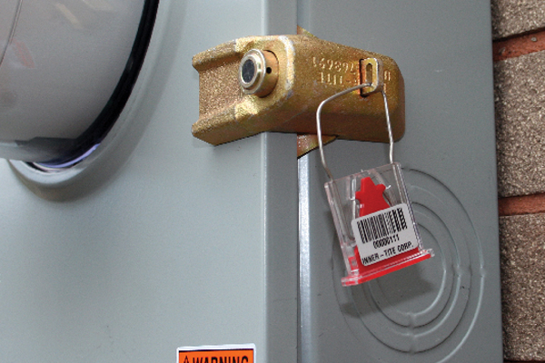 The integrated Permanent Sealing Tab fortifies the assembly as well as provides the most secure sealing provision available (Clearseal shown).
