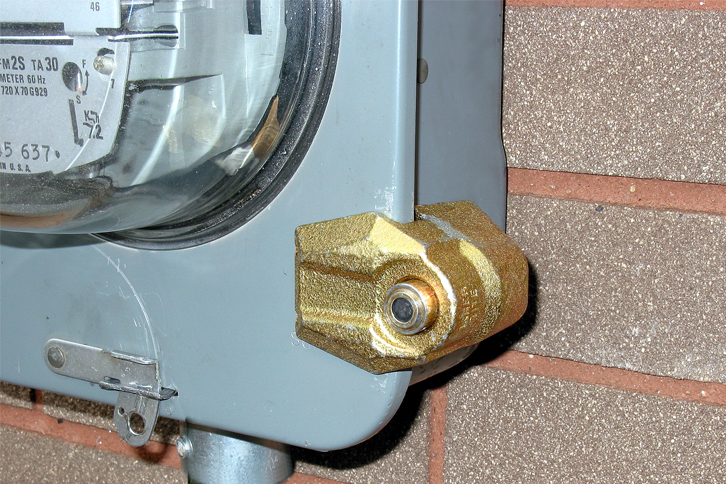 The Superior Box Lock offers maximum security for most Superior brand deep drawn meter sockets.